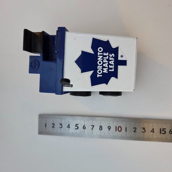 Toronto Maple Leafs RC Zamboni – vehicle only, 49 MHz - Picture 2 of 5